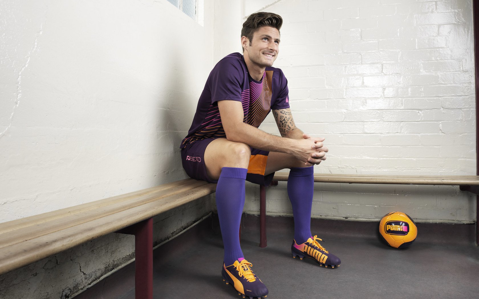 汉堡球员自嘲表现，网友调侃萌翻，汉堡主帅